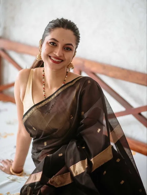 MRINALINI B