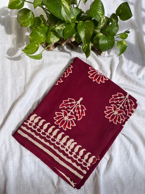 Merry maroon