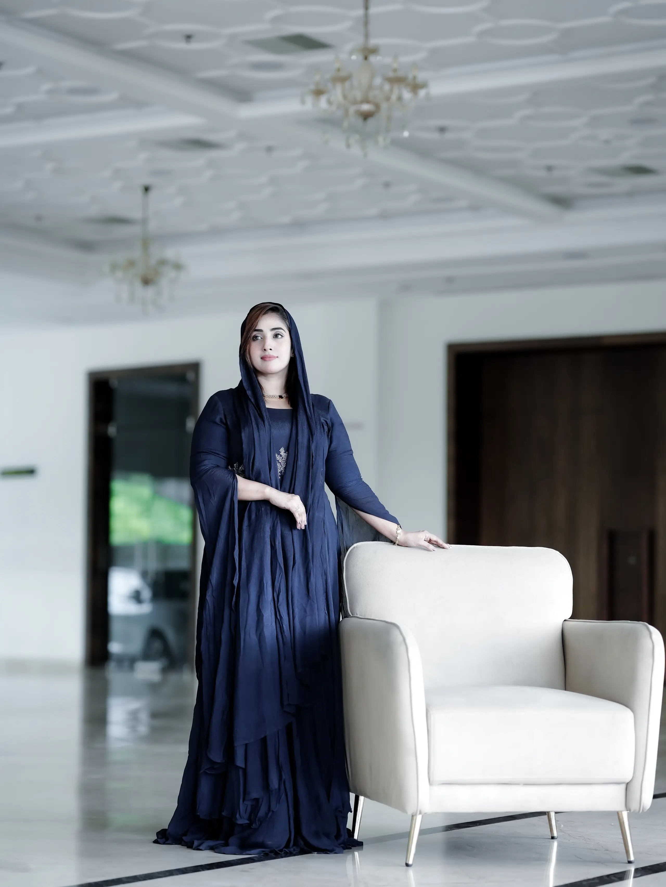 BLUE  NIGHTINGALE